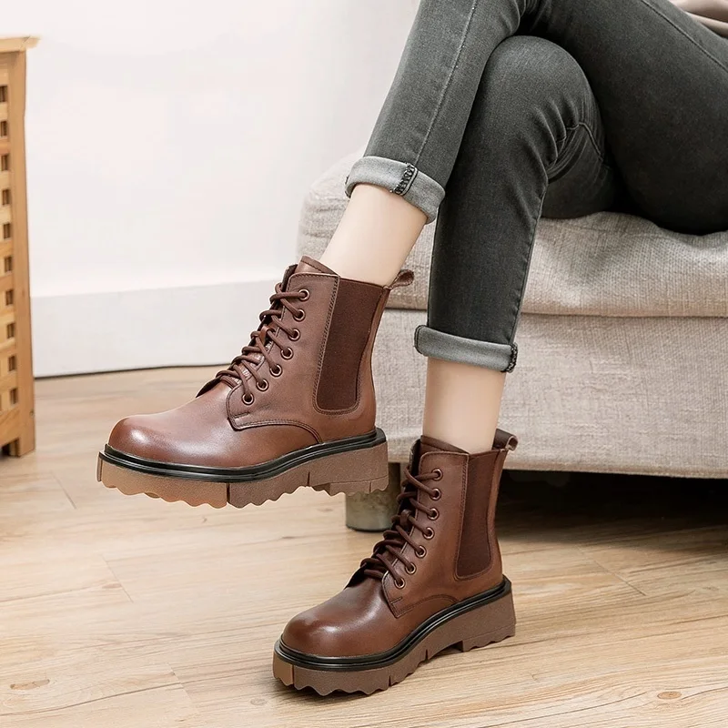 Ботинки Martens женские из натуральной кожи, брендовые короткие ботинки на платформе, без застежки, на толстой подошве, в британском стиле, боев...
Ботинки Martens женские из натуральной кожи, брендовые короткие ботинки на платформе, без застежки, на толстой подошве, в британском стиле, боев...