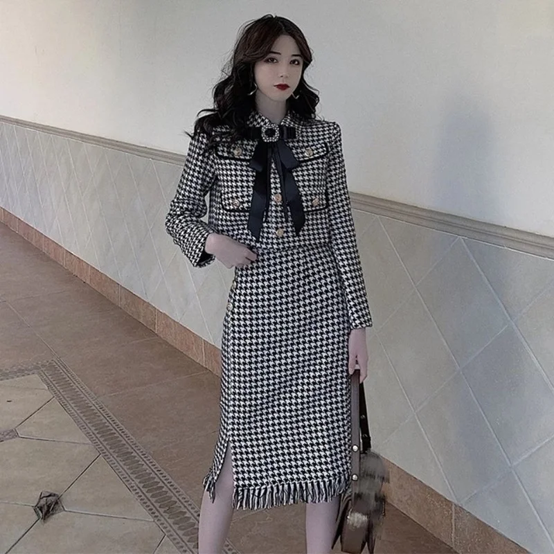 2021 Autumn Little Fragrant Wind Fried Street Ladies Suit Houndstooth Temperament Small Suit Jacket Split Skirt Two-piece Female
2021 Autumn Little Fragrant Wind Fried Street Ladies Suit Houndstooth Temperament Small Suit Jacket Split Skirt Two-piece Female
