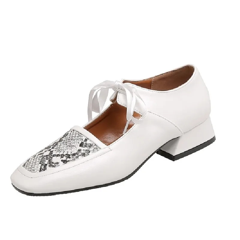 Fanyuan 2021 Cut Outs Square Toe Lace Up Female Square Heels Spring Autumn Fashion Snakeskin PU Women Shoes Size 32-46
Fanyuan 2021 Cut Outs Square Toe Lace Up Female Square Heels Spring Autumn Fashion Snakeskin PU Women Shoes Size 32-46