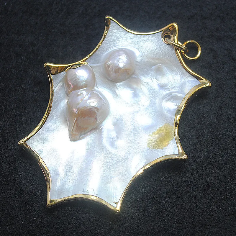 2PCS Oyster shell pendants with freshwater pearl pendants loose beads accessories size 50x60mm diy jewlery pendants new arrivals
2PCS Oyster shell pendants with freshwater pearl pendants loose beads accessories size 50x60mm diy jewlery pendants new arrivals