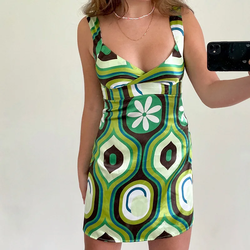 Женское винтажное пляжное платье с цветочным принтом, на бретелях
Женское винтажное пляжное платье с цветочным принтом, на бретелях