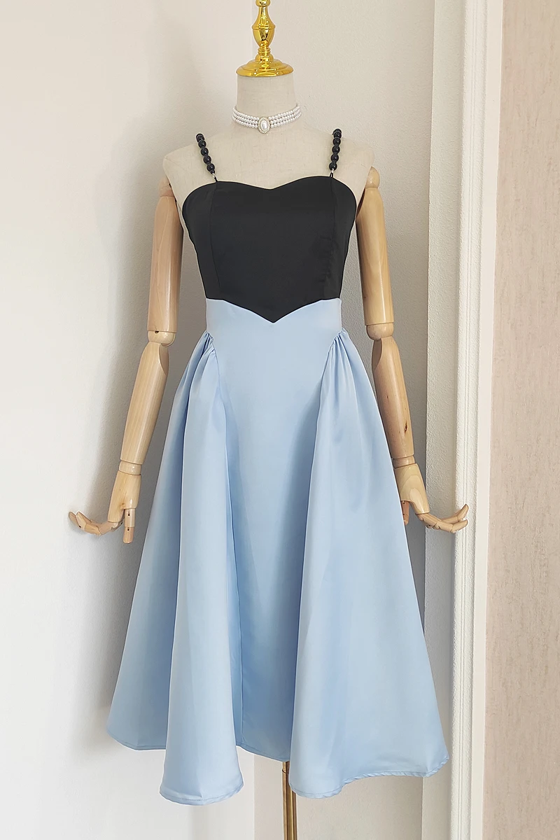 Sexy Women's French Style Elegant Color Contrast Beaded A-line Strap Dress Summer Sweet Fashion Slimming Black and Blue Dress
Sexy Women's French Style Elegant Color Contrast Beaded A-line Strap Dress Summer Sweet Fashion Slimming Black and Blue Dress