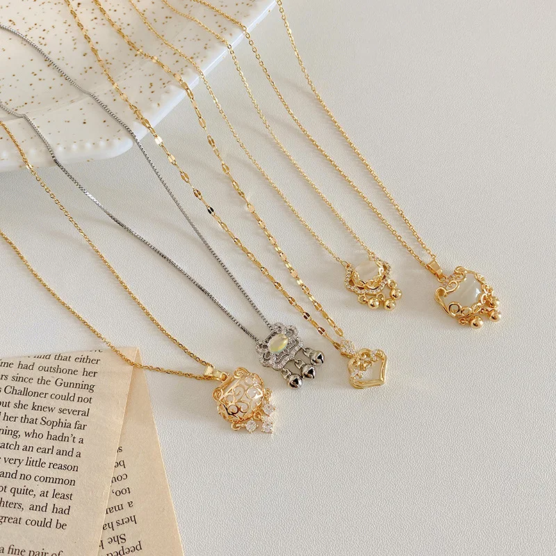 Origin Summer Chinese Style Stainless Steel Gold Auspicious Lock Pendant Necklace for Women Bells Chain Necklace Jewelry 
Origin Summer Chinese Style Stainless Steel Gold Auspicious Lock Pendant Necklace for Women Bells Chain Necklace Jewelry