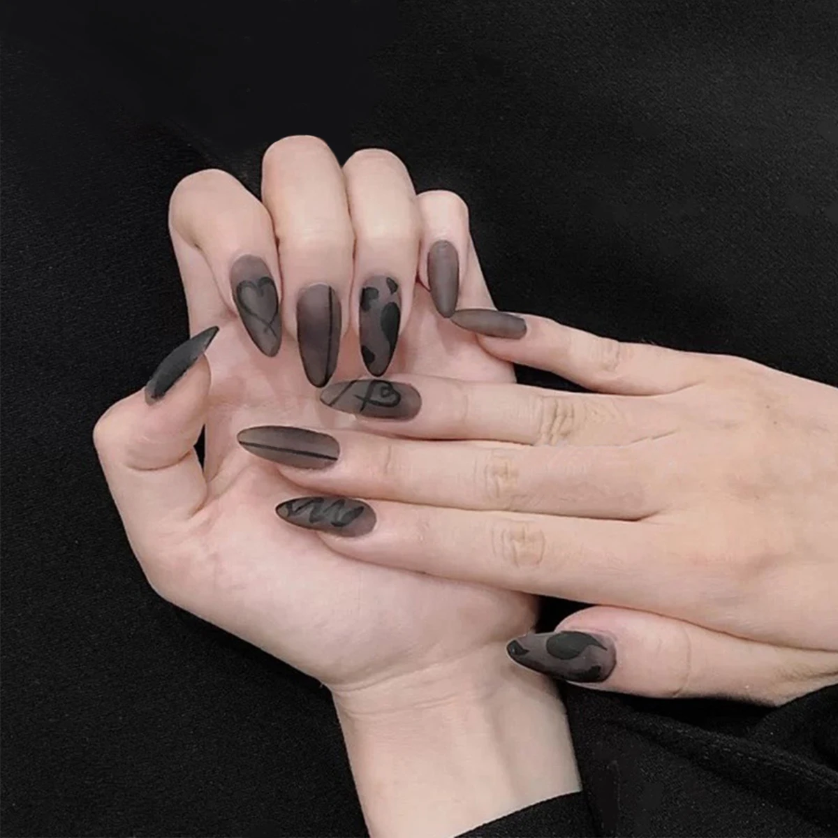 Dark Punk Style Personalized Graffiti Nail Art Wearable False Nails Fake Nails With Glue 24pcs/box With Wearing Tools As Gift
Dark Punk Style Personalized Graffiti Nail Art Wearable False Nails Fake Nails With Glue 24pcs/box With Wearing Tools As Gift