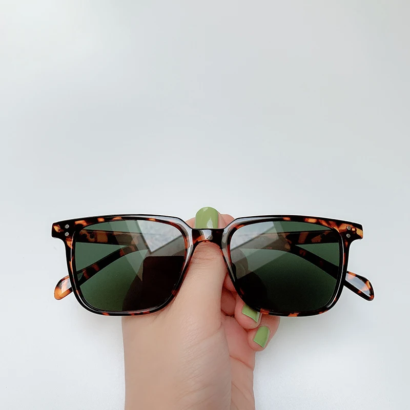 New High Quality Brand Designer Square Sunglasses Men Women Retro Vintage Driving Sun Glasses For Men Male Sunglass Shades UV400
New High Quality Brand Designer Square Sunglasses Men Women Retro Vintage Driving Sun Glasses For Men Male Sunglass Shades UV400