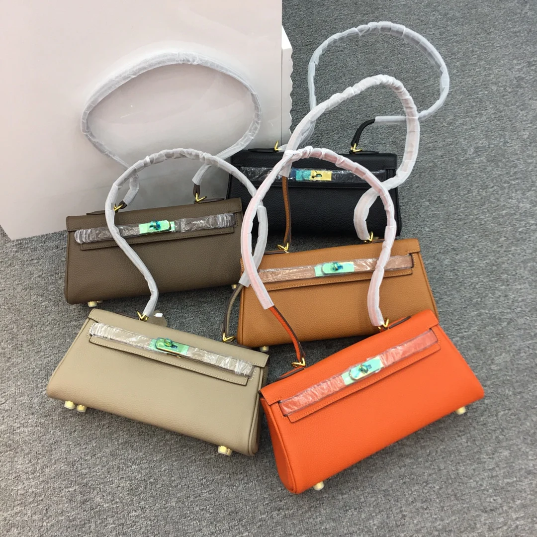 free shipping 2020 the new style fashion and new gold hardware good quality genuine cow leather women handbag 3 size 5 color
free shipping 2020 the new style fashion and new gold hardware good quality genuine cow leather women handbag 3 size 5 color