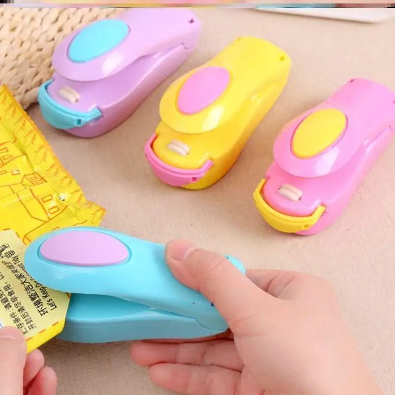 Portable mini sealing Snack plastic bag sealing machine Household hand pressure heat sealing food sealer
Portable mini sealing Snack plastic bag sealing machine Household hand pressure heat sealing food sealer