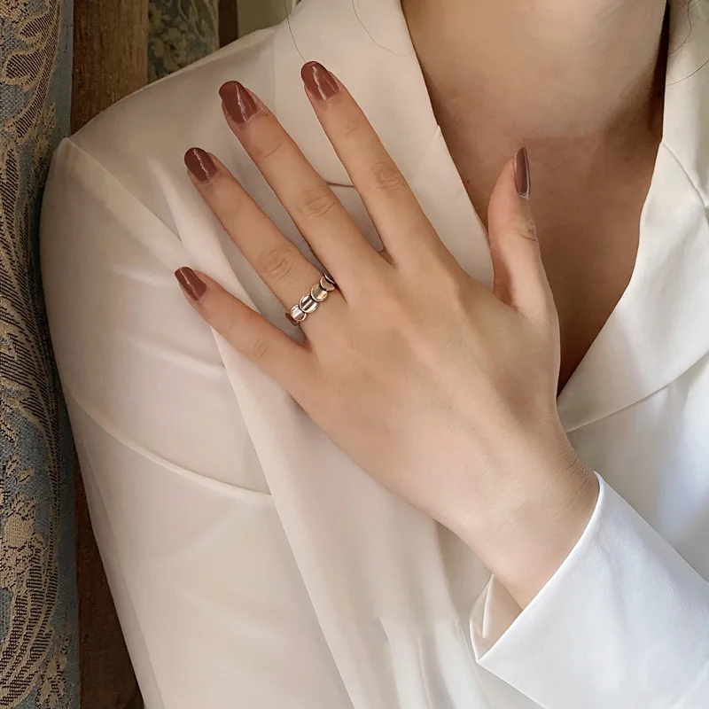 Hip Hop Punk Style Silver Color Splicing Wafer Geometry Rings Charm Ring Opening Size Gift Girls Lady Fashion Trend Jewelry
Hip Hop Punk Style Silver Color Splicing Wafer Geometry Rings Charm Ring Opening Size Gift Girls Lady Fashion Trend Jewelry