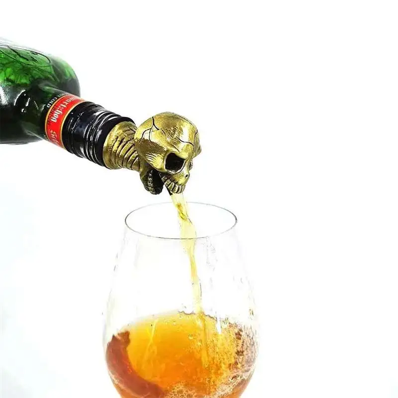 

Halloween Zinc Alloy Skull Head Wine Pourer Stoppers Wine Bottle Caps Beverage Bottle Stopper for Bar Hotel Party Home (Bronze)