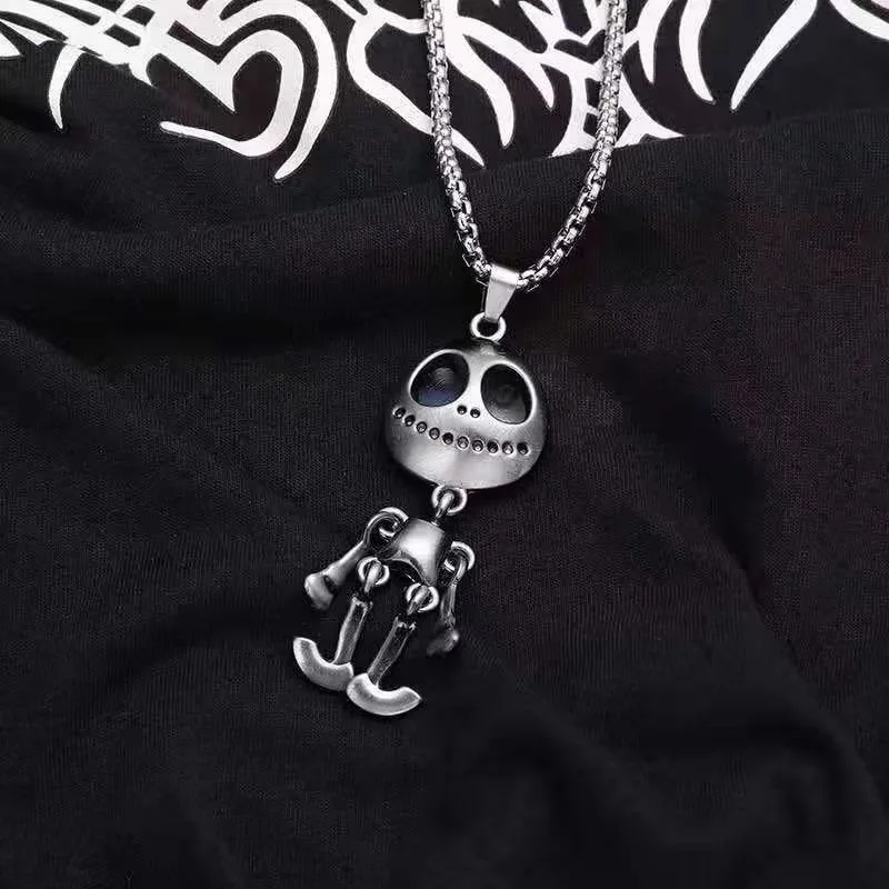 European and American Retro Skull Alien Necklace Trendy Men and Women Street Cool Bungee Hip Hop Couple Long Sweater Chain
European and American Retro Skull Alien Necklace Trendy Men and Women Street Cool Bungee Hip Hop Couple Long Sweater Chain