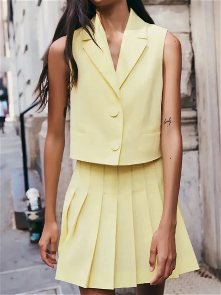 ZA 2021 летняя новинка Женская одежда модный темперамент плюс пуговицы короткий жилет костюм жилет с высокой талией комплект с плиссированной... 
ZA 2021 летняя новинка Женская одежда модный темперамент плюс пуговицы короткий жилет костюм жилет с высокой талией комплект с плиссированной...