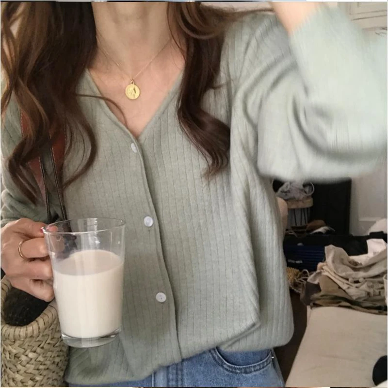 2021 spring and autumn new knit cardigan tops for women's outer wear loose v-neck sweater jacket wild long-sleeved bottoming shi
2021 spring and autumn new knit cardigan tops for women's outer wear loose v-neck sweater jacket wild long-sleeved bottoming shi