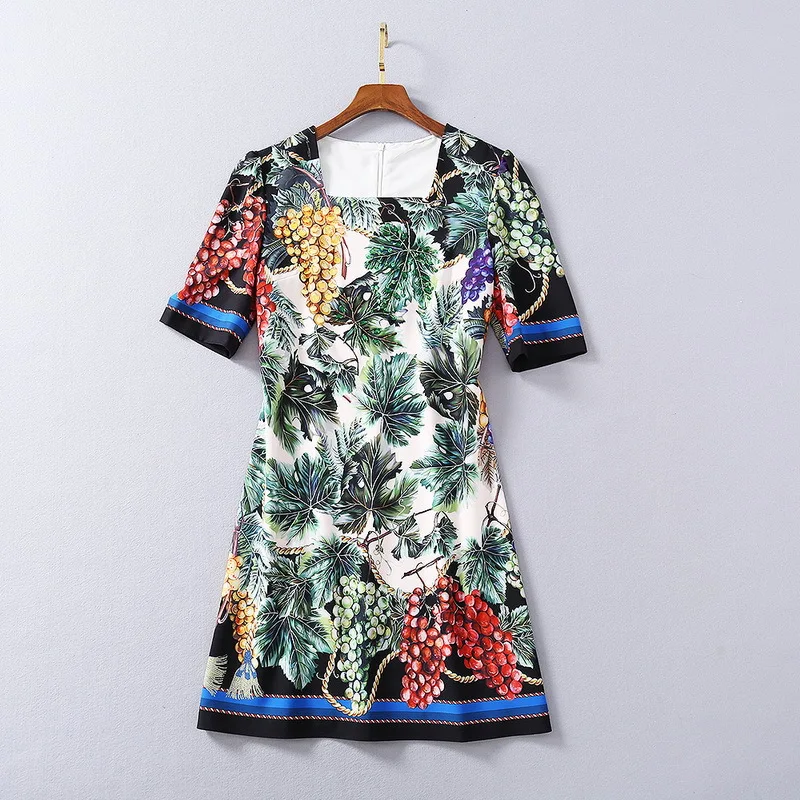 Europe and the United States women's clothing New spring 2021 Short sleeved square collar grape print nail bead Fashion dress 
Europe and the United States women's clothing New spring 2021 Short sleeved square collar grape print nail bead Fashion dress