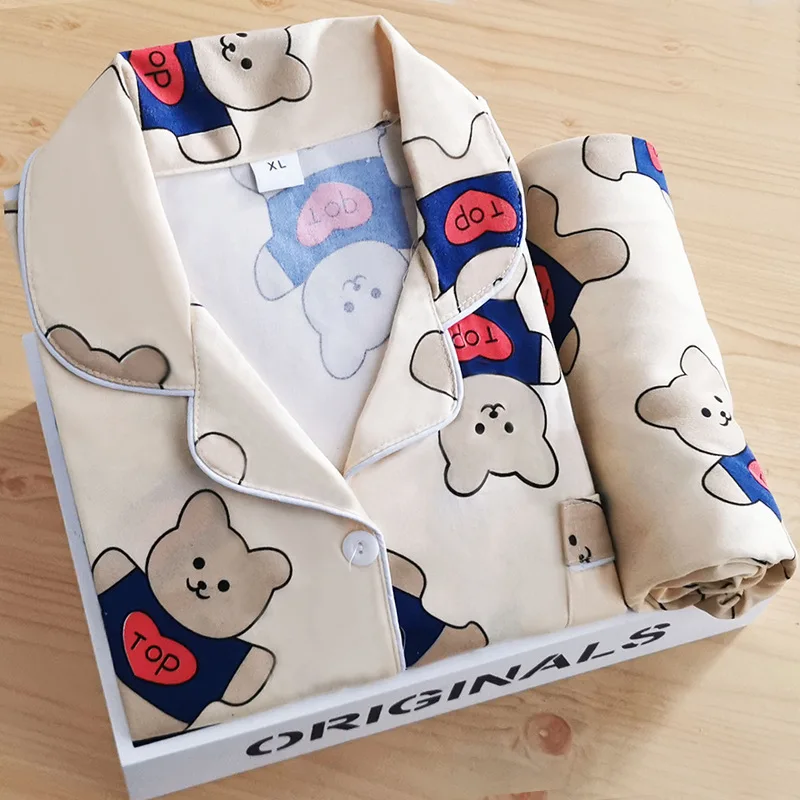 2021 New Fall and Winter Cartoon Printing Long Sleeve Pajama Sets for Woman Blue Yellow Pink 26 Color Optional Sleepwear Pajamas
2021 New Fall and Winter Cartoon Printing Long Sleeve Pajama Sets for Woman Blue Yellow Pink 26 Color Optional Sleepwear Pajamas