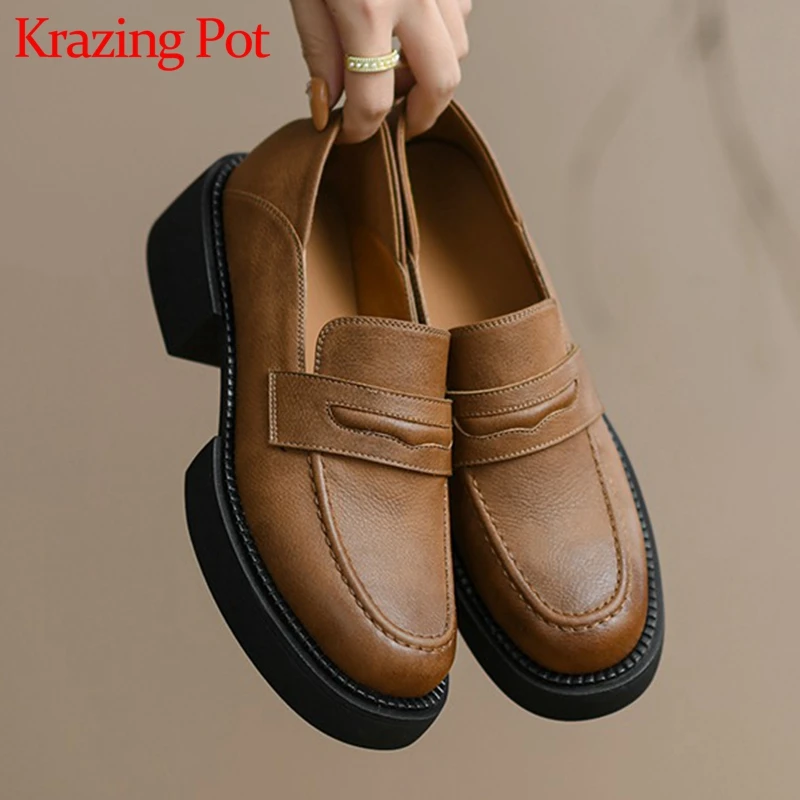 Krazing pot vintage basic loafers convenient round toe splicing thick bottom med heel slip on full grain leather women pumps l82 
Krazing pot vintage basic loafers convenient round toe splicing thick bottom med heel slip on full grain leather women pumps l82
