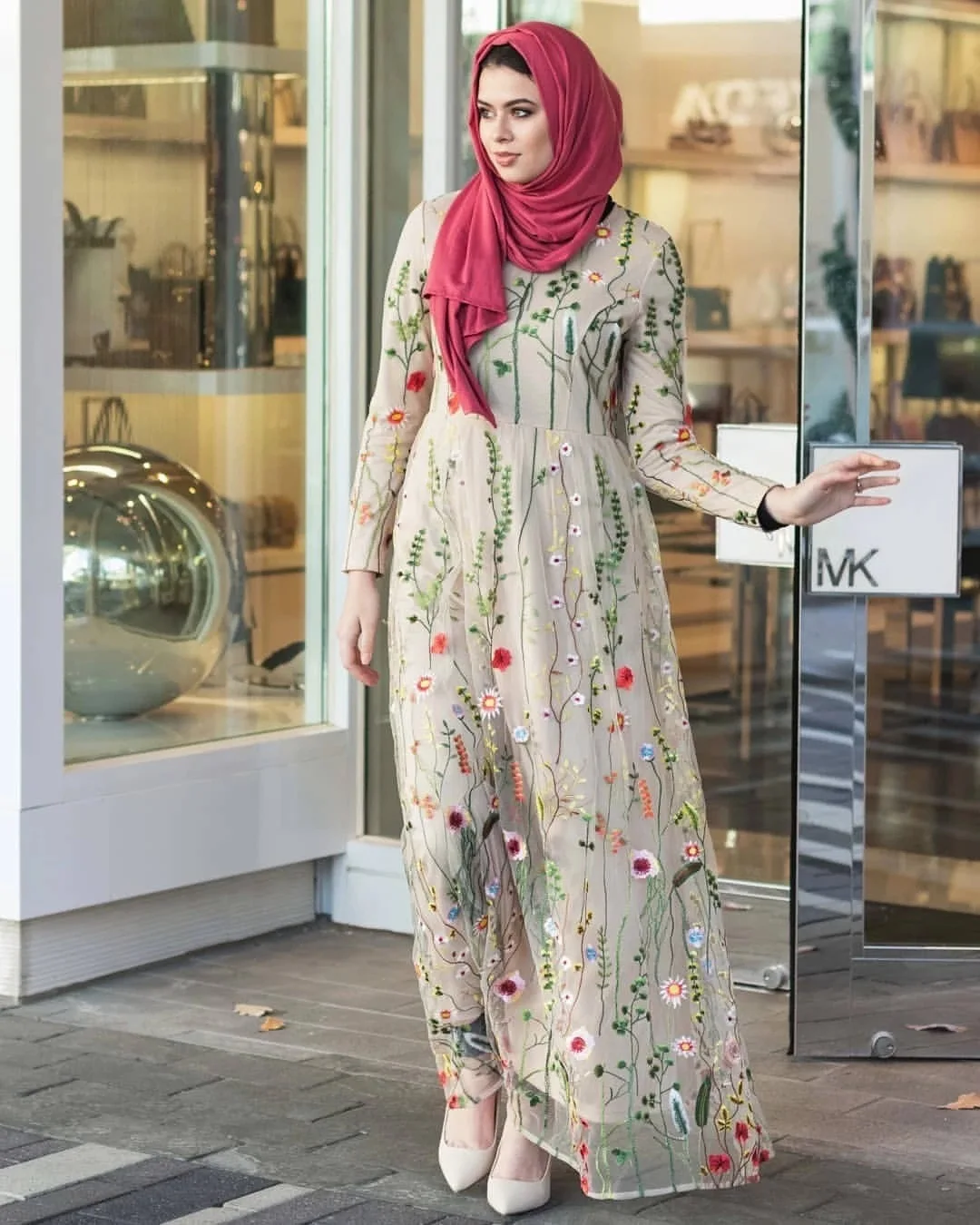 Elegant Muslim Embroidery Abaya Floral Maxi Dress Cardigan Kimono Long Robes Vestidos Middle East Ramadan Turkish Islamic Prayer
Elegant Muslim Embroidery Abaya Floral Maxi Dress Cardigan Kimono Long Robes Vestidos Middle East Ramadan Turkish Islamic Prayer