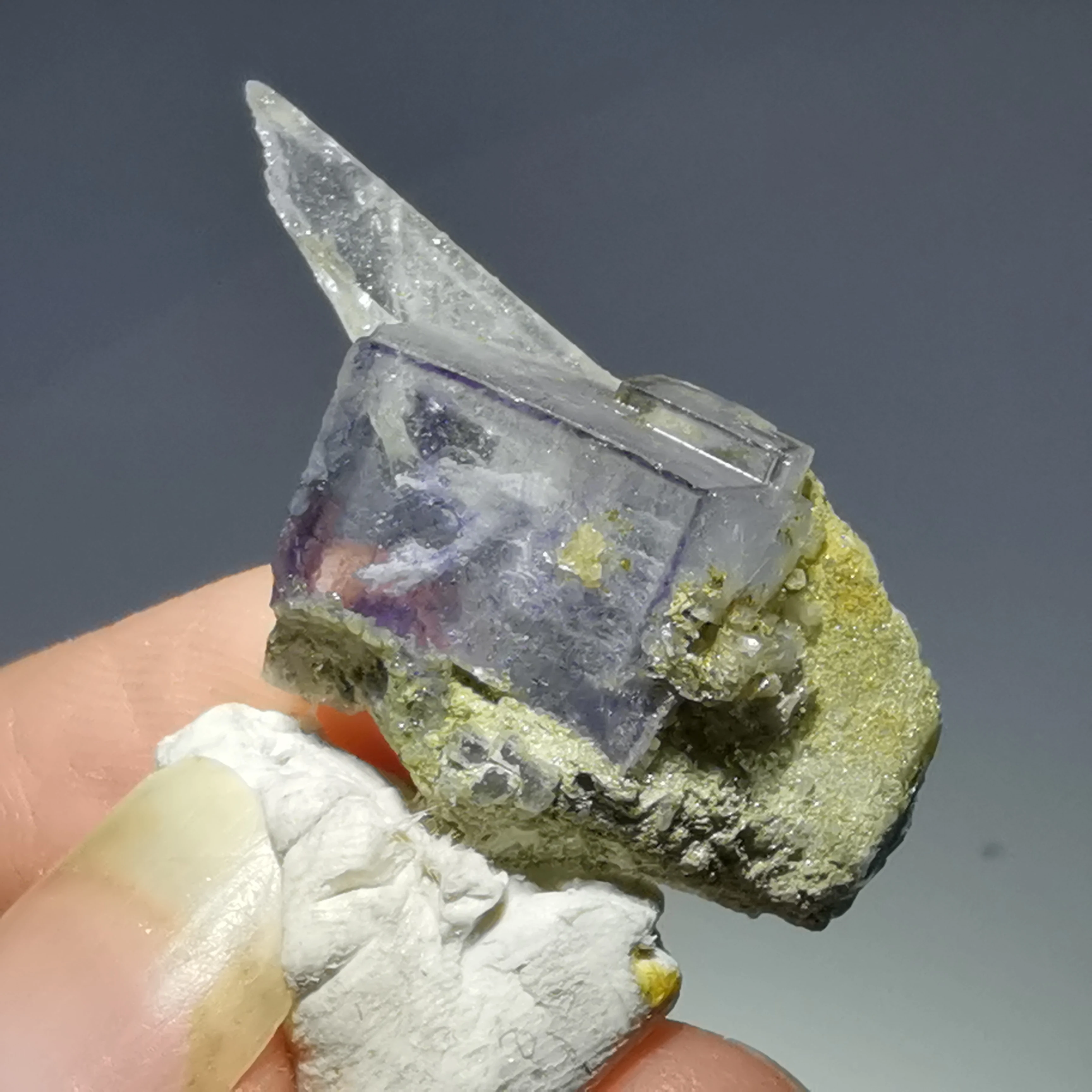 23.7gNatural purple Fluorite Crystal mineral stone home decoration restoration wheel vein teaching specimen collection ornaments
23.7gNatural purple Fluorite Crystal mineral stone home decoration restoration wheel vein teaching specimen collection ornaments