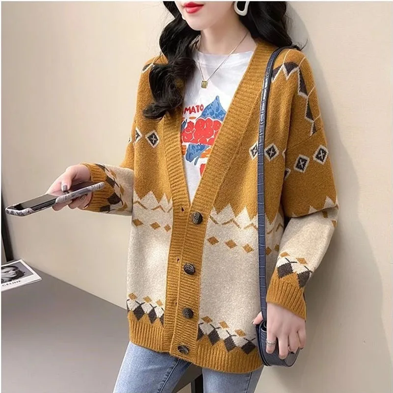 Women Autumn Knitted Cardigans Sweater With Button V-neck Long Sleeve Knitwear Open Stitch Outwear Casual Loose Cardigan
Women Autumn Knitted Cardigans Sweater With Button V-neck Long Sleeve Knitwear Open Stitch Outwear Casual Loose Cardigan