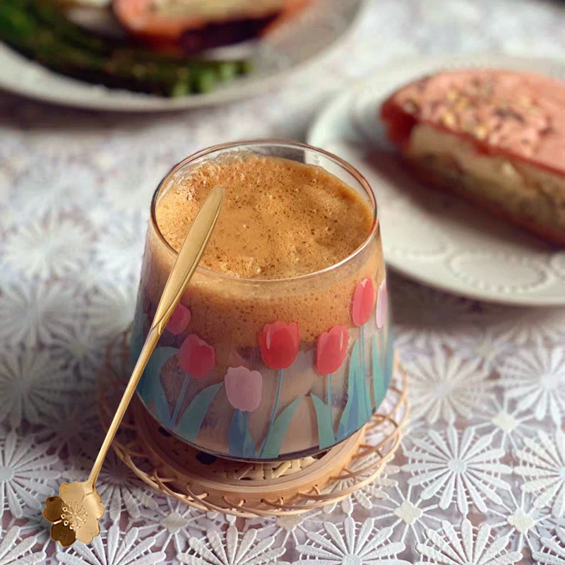 390ML Japan and South Korea Ins Hand-painted Tulip Flower Glass Cup Household Heat-resistant Drinking Cup Big Belly Mousse Cup
390ML Japan and South Korea Ins Hand-painted Tulip Flower Glass Cup Household Heat-resistant Drinking Cup Big Belly Mousse Cup