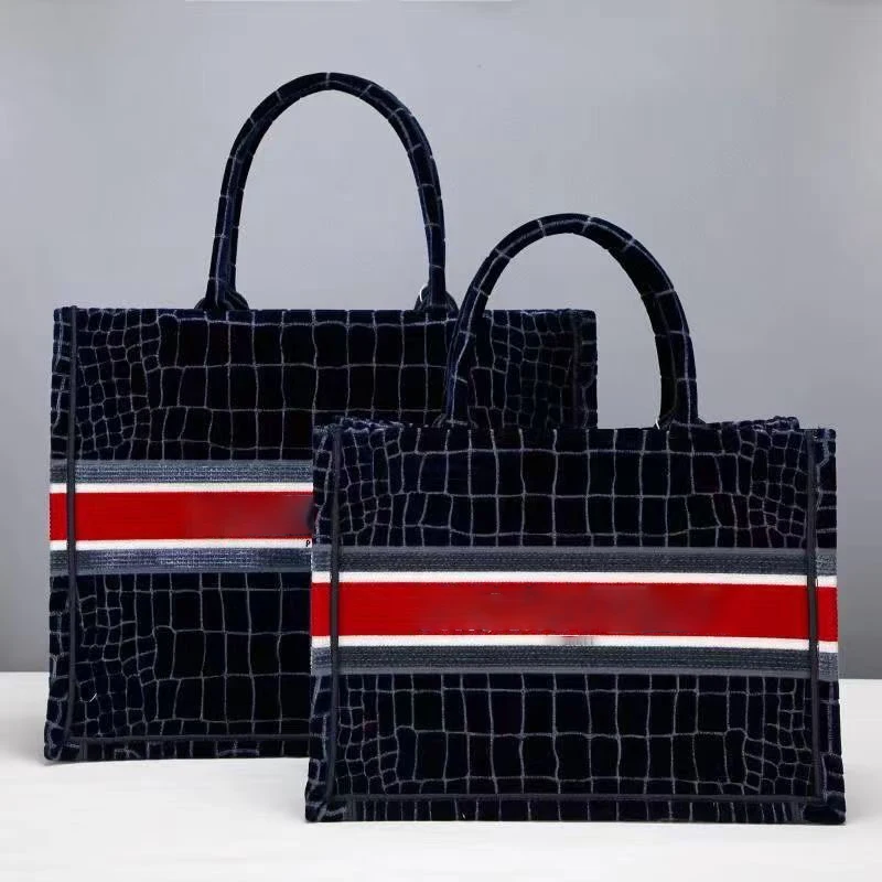 New blue velvet crocodile leather handbag ladies fashion all-match large capacity shoulder bag
New blue velvet crocodile leather handbag ladies fashion all-match large capacity shoulder bag