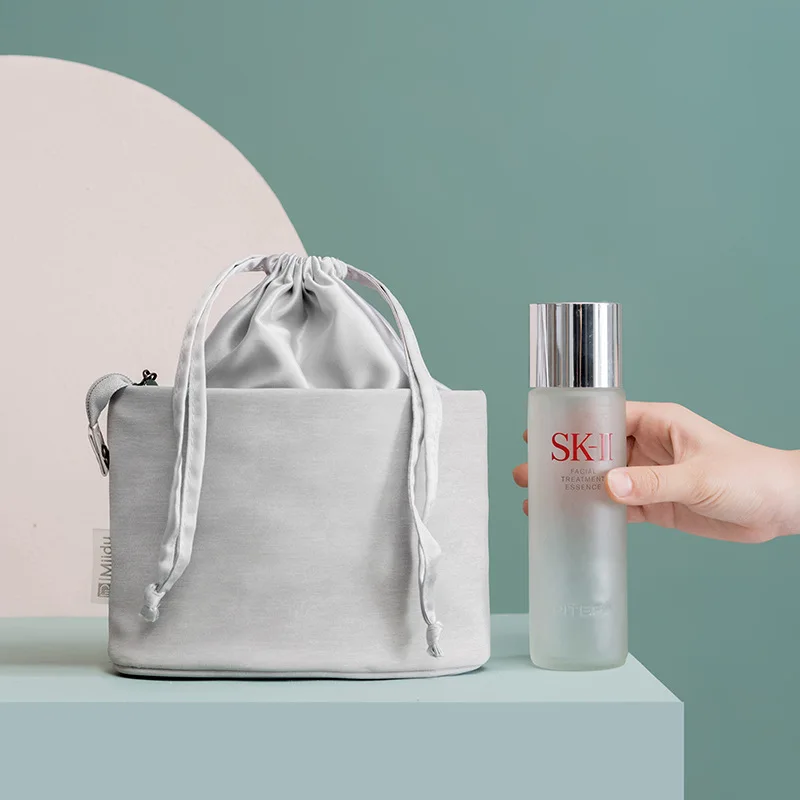 Новинка 2021, Портативная сумка для макияжа из искусственной кожи, простая вместительная сумка для хранения косметики для девочек 
Новинка 2021, Портативная сумка для макияжа из искусственной кожи, простая вместительная сумка для хранения косметики для девочек