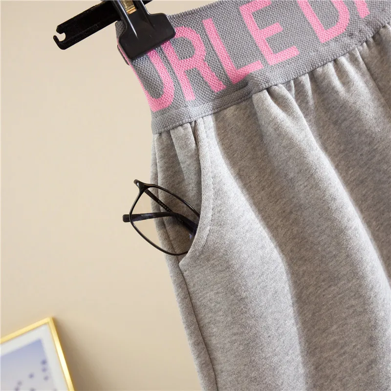 Women's Shorts Summer 2021 Summer Letter Embroidered Sports Shorts Elastic High Waist All-Match Hot Pants Loose Wide Leg Pants
Women's Shorts Summer 2021 Summer Letter Embroidered Sports Shorts Elastic High Waist All-Match Hot Pants Loose Wide Leg Pants