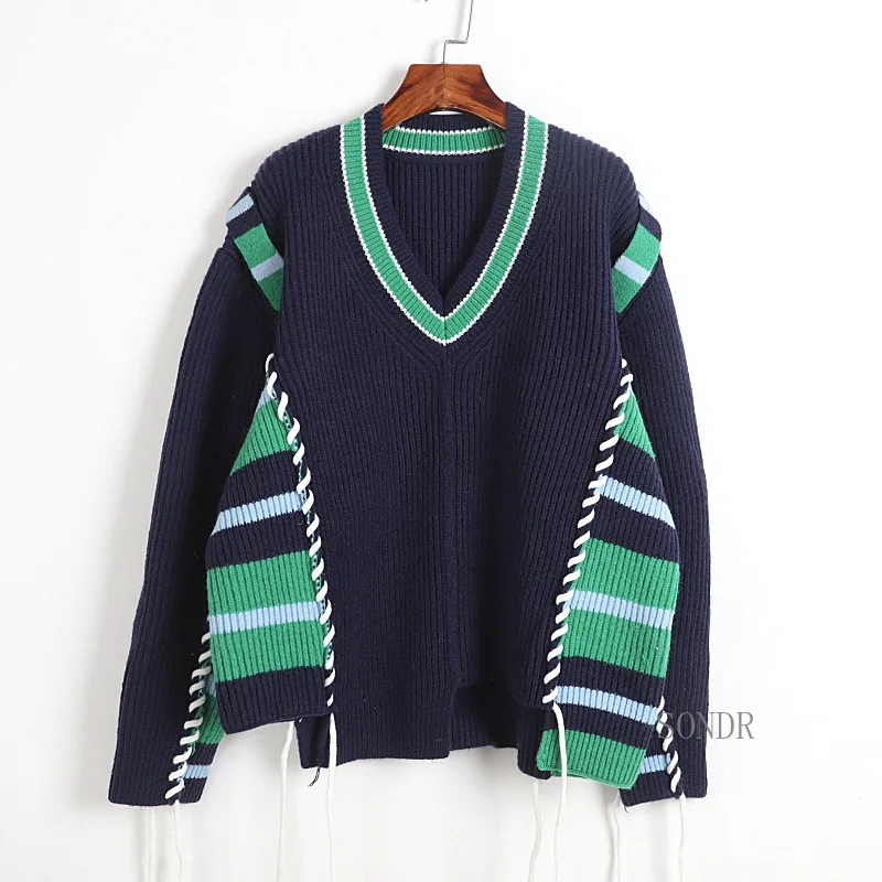 Женский пуловер оверсайз, в полоску, с V-образным вырезом
Женский пуловер оверсайз, в полоску, с V-образным вырезом