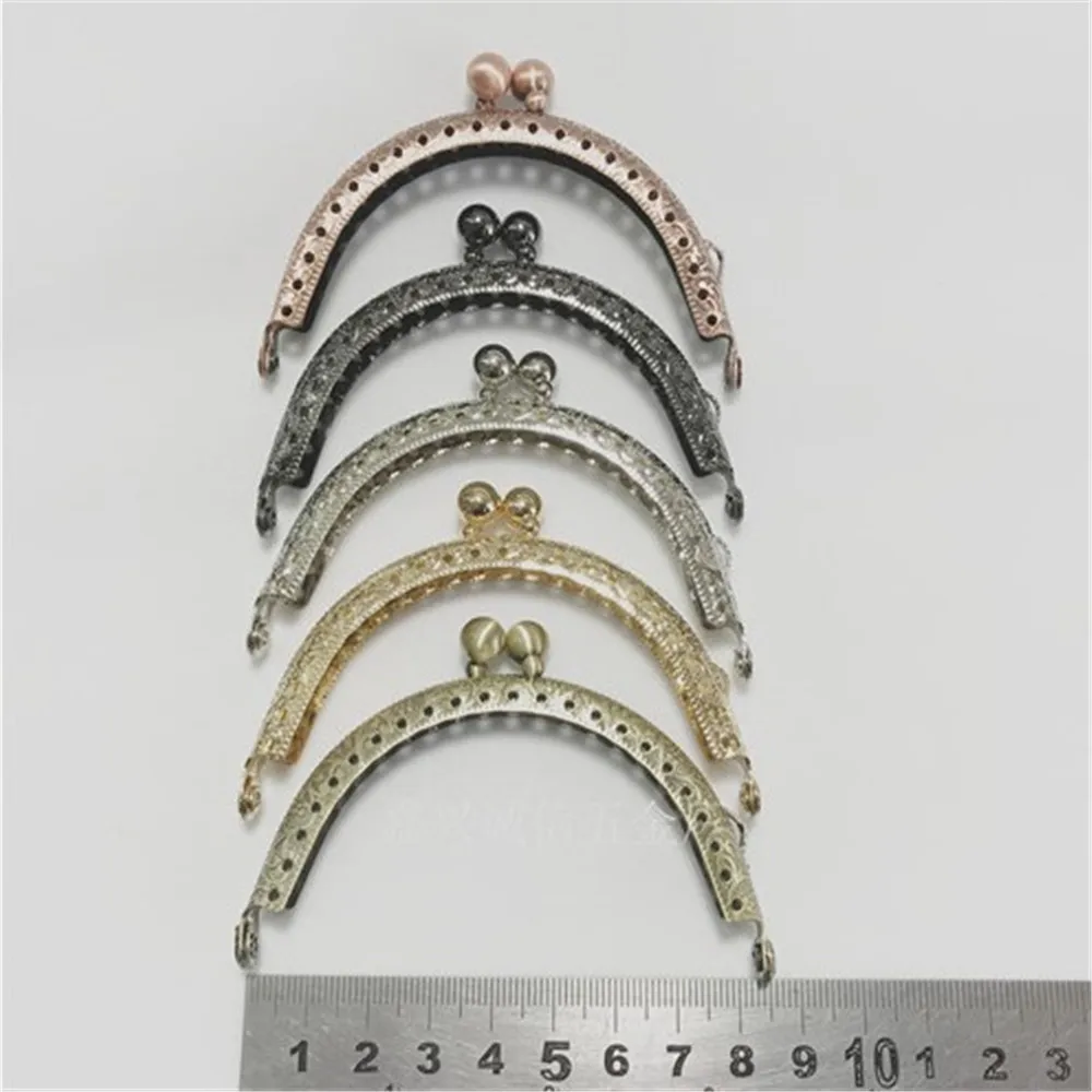 8.5cm Coin Metal Purse Frame Making Kiss Clasp Lock For Clutch Bag Handle Handbag Accessories Red Bronze Tone Bags Hardware
8.5cm Coin Metal Purse Frame Making Kiss Clasp Lock For Clutch Bag Handle Handbag Accessories Red Bronze Tone Bags Hardware
