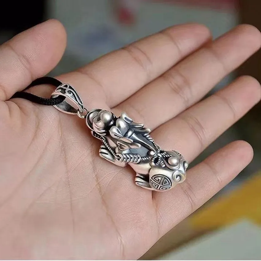 Chinese style brave pendant brave army necklace men's women's fashion all-match simple pendant necklace
Chinese style brave pendant brave army necklace men's women's fashion all-match simple pendant necklace
