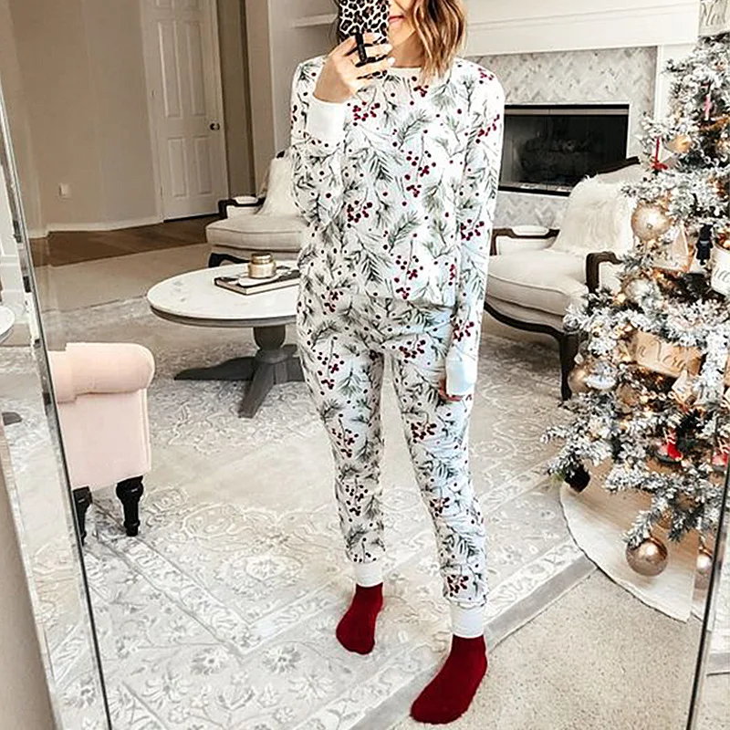 Autumn and Winter European and American Women's Printed Long-sleeved Round Neck Casual Home Suit
Autumn and Winter European and American Women's Printed Long-sleeved Round Neck Casual Home Suit