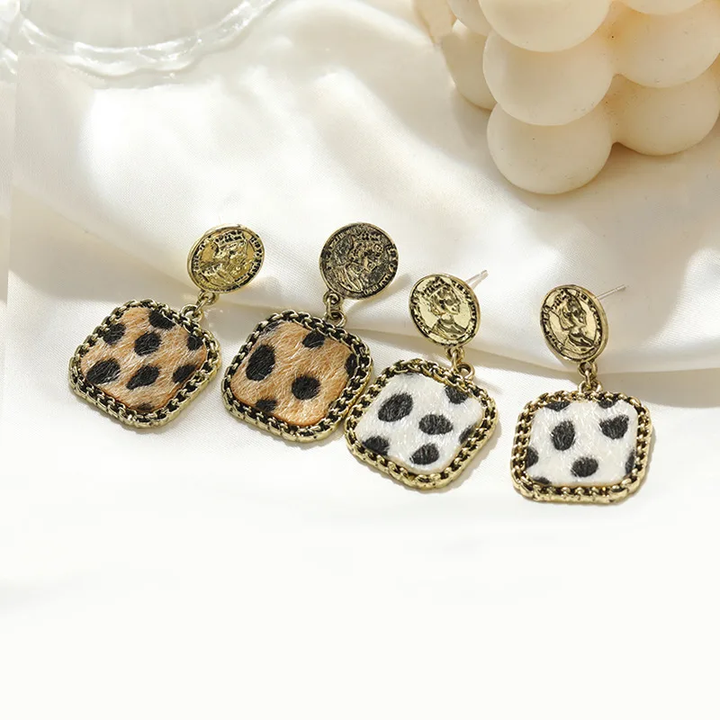 S925 Needle South Korea Retro Head 2021 Temperament Leopard Print Advanced Sense Web Celebrity Fashion Earrings Female
S925 Needle South Korea Retro Head 2021 Temperament Leopard Print Advanced Sense Web Celebrity Fashion Earrings Female