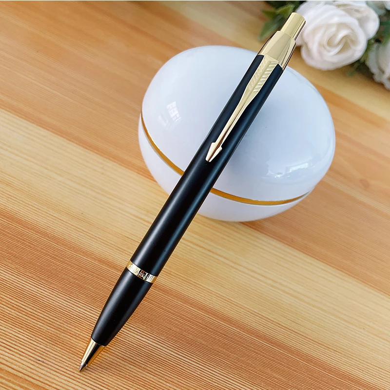 Металлическая шариковая ручка классического дизайна с синими чернилами |