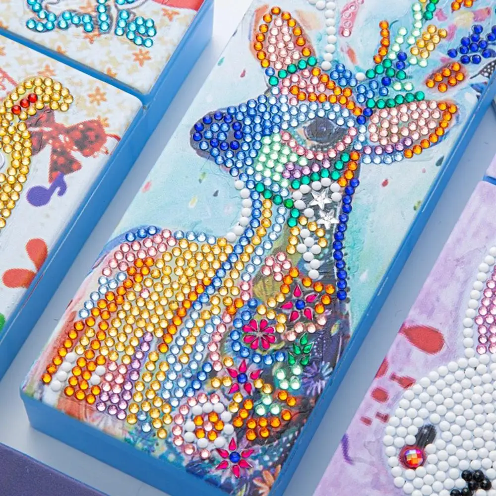 DIY Special Shaped 5D Diamond Painting 2 Grids Pencil Case Stationery Embroidery Storage Case Gifts Box Diamond Mosaic Art
DIY Special Shaped 5D Diamond Painting 2 Grids Pencil Case Stationery Embroidery Storage Case Gifts Box Diamond Mosaic Art