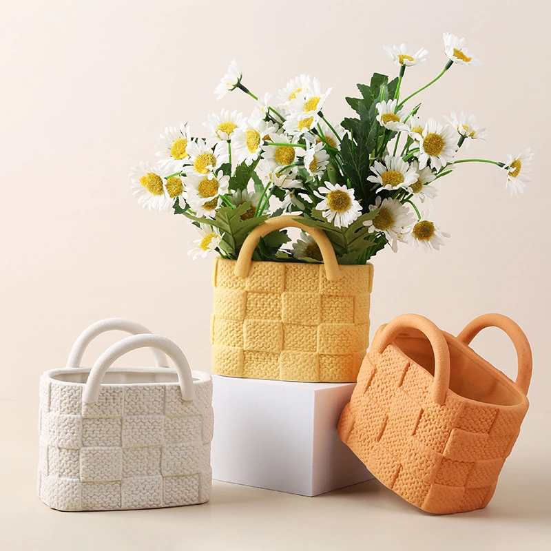 Nordic Ins Morandi Creative Ceramics Handbag Vase Simple Hydroponic Flower Arrangement Vase Desktop Ornament Home Decoration
Nordic Ins Morandi Creative Ceramics Handbag Vase Simple Hydroponic Flower Arrangement Vase Desktop Ornament Home Decoration