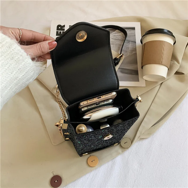 Trend Rivet Bucket Bag for Women's Luxury PU Sequins Chain Shoulder Bag Fashionable Lady Leather Crossbody Tote Handbag Sac 2021
Trend Rivet Bucket Bag for Women's Luxury PU Sequins Chain Shoulder Bag Fashionable Lady Leather Crossbody Tote Handbag Sac 2021