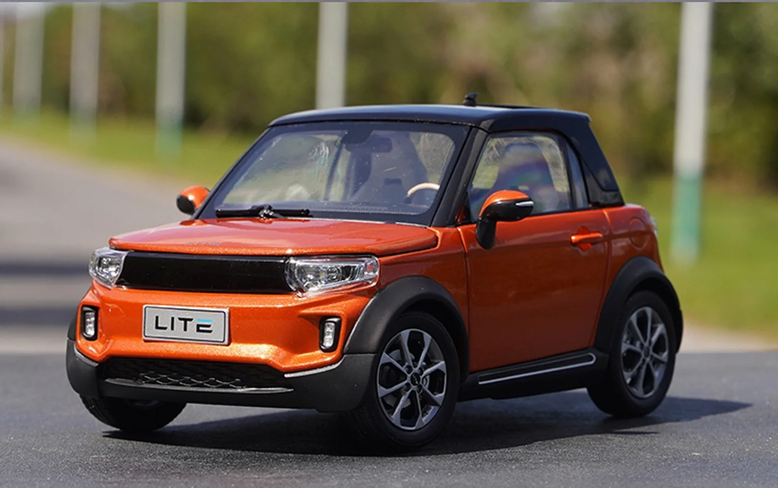 1/18 масштаб BAIC BJEV LITE afcfox оранжевая литая модель автомобиля коллекционная игрушка подарок перо 
1/18 масштаб BAIC BJEV LITE afcfox оранжевая литая модель автомобиля коллекционная игрушка подарок перо