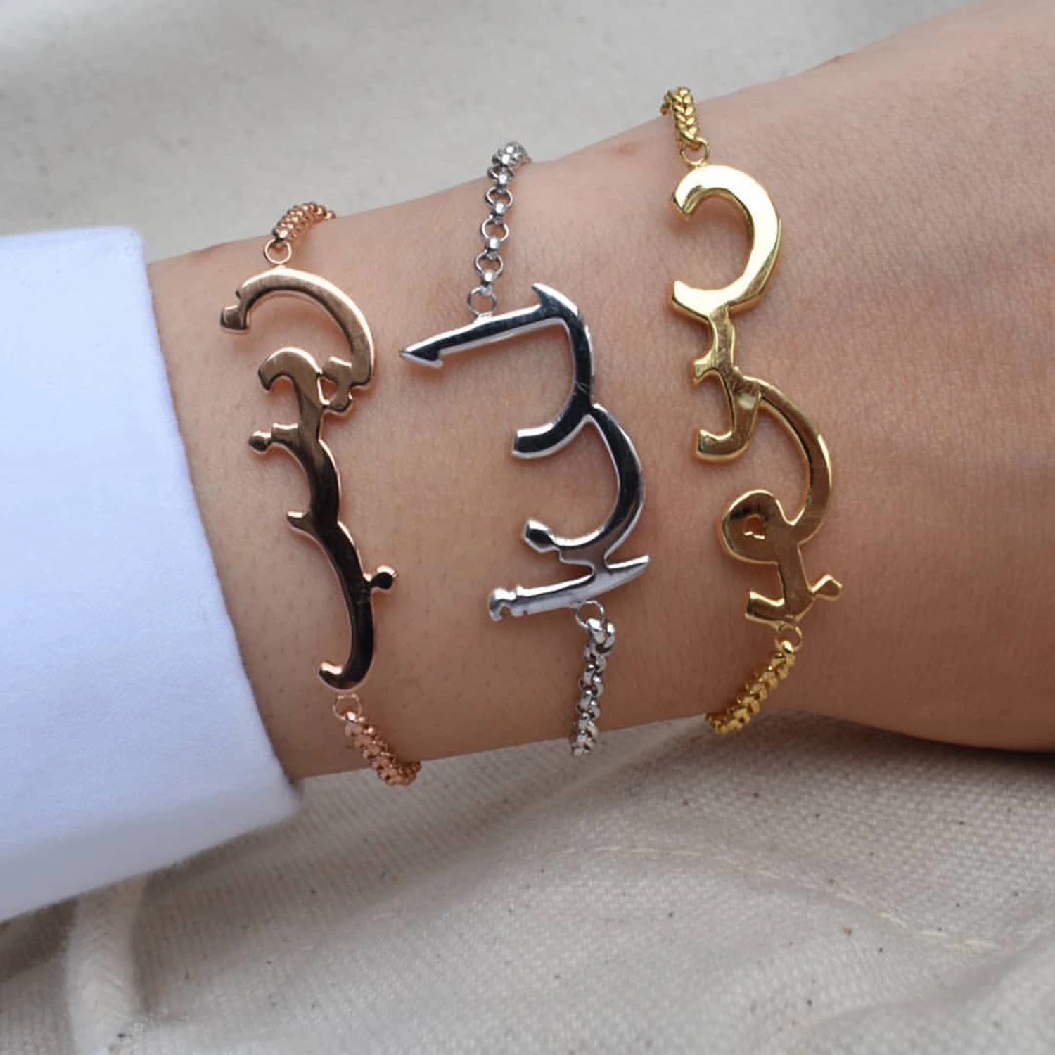 Custom Initial Bracelet Arabic Name Bracelet Custom Name Pendant Personalized Arabic Bracelet Nameplate Christma For Women Gift 
Custom Initial Bracelet Arabic Name Bracelet Custom Name Pendant Personalized Arabic Bracelet Nameplate Christma For Women Gift
