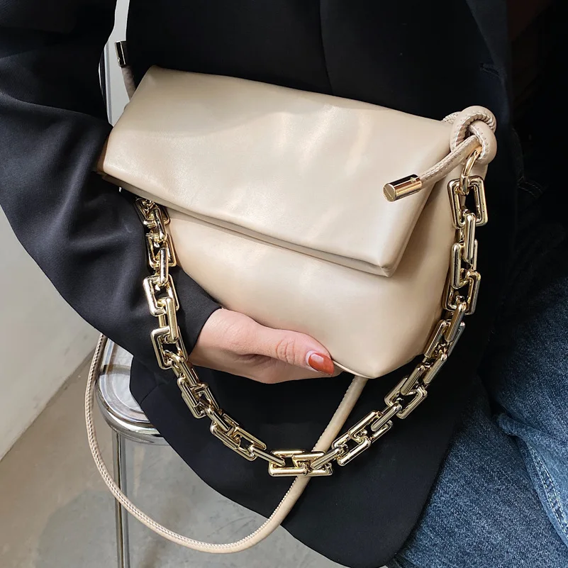 European and American Popular Retro Texture Acrylic Thick Chain Handbags2021new Fashion Casual One-shoulder Messenger Bag Clutch
European and American Popular Retro Texture Acrylic Thick Chain Handbags2021new Fashion Casual One-shoulder Messenger Bag Clutch