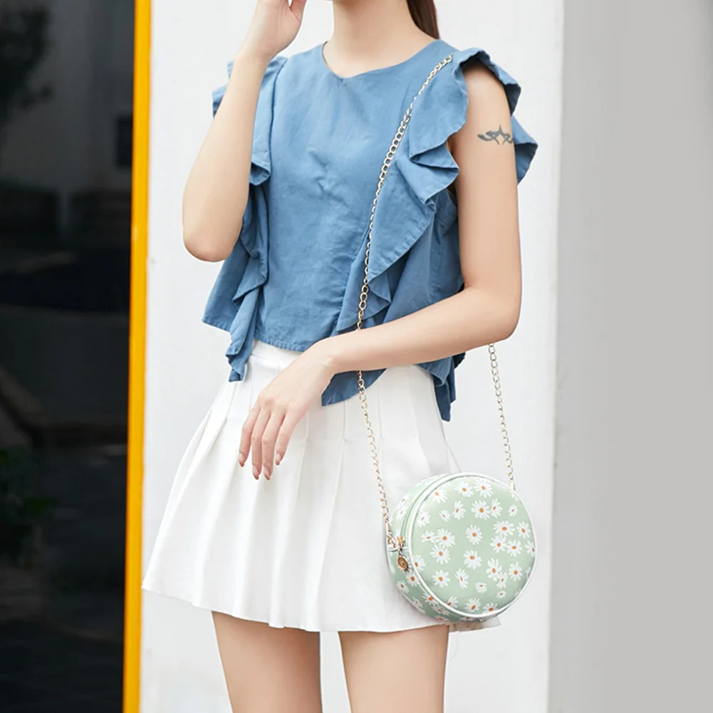 Small Round Crossbody Bag Women Classic Texture Creative Delicate Chic Daisy Flower PU Chain Shoulder Messenger Pouch
Small Round Crossbody Bag Women Classic Texture Creative Delicate Chic Daisy Flower PU Chain Shoulder Messenger Pouch
