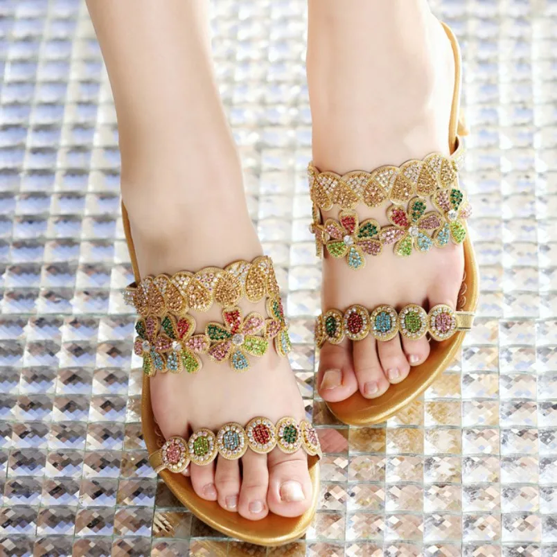 Slippers women's summer fashion sandals women's leather middle heel half slippers Korean flower diamond women's slippers summer
Slippers women's summer fashion sandals women's leather middle heel half slippers Korean flower diamond women's slippers summer