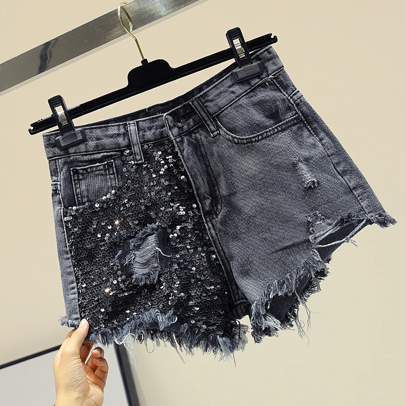 5XL Sequined Women Denim Shorts Summer Vintage High Waist Hole Tassel Washed Soft Short Jeans Loose Single Button Street
5XL Sequined Women Denim Shorts Summer Vintage High Waist Hole Tassel Washed Soft Short Jeans Loose Single Button Street