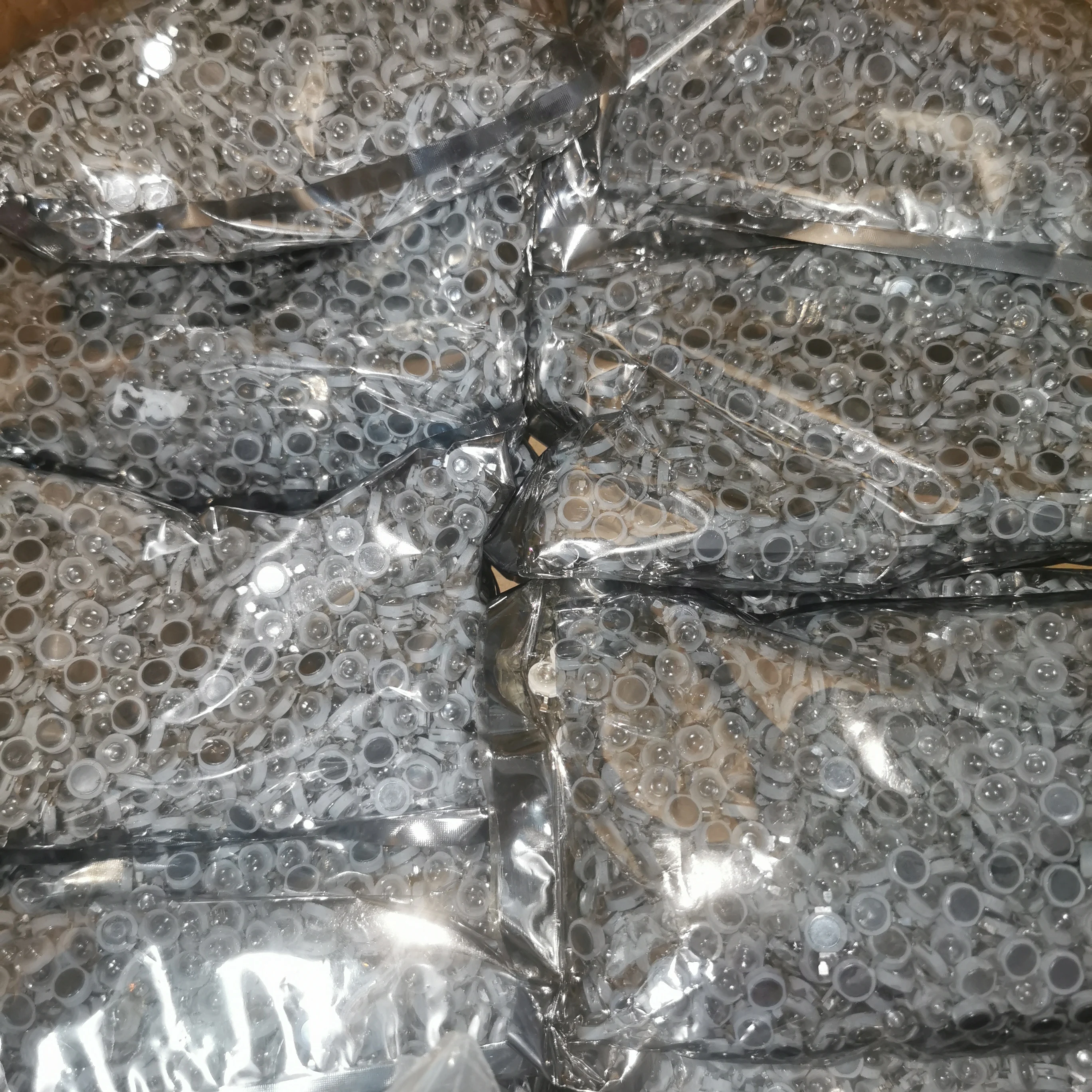 1000pcs 0.4W 1W 3W 5W red blue green High Power DC LED Beads Light Diode LED Chip SMD For SpotLight Downlight DIY Lamp Bulb 
1000pcs 0.4W 1W 3W 5W red blue green High Power DC LED Beads Light Diode LED Chip SMD For SpotLight Downlight DIY Lamp Bulb