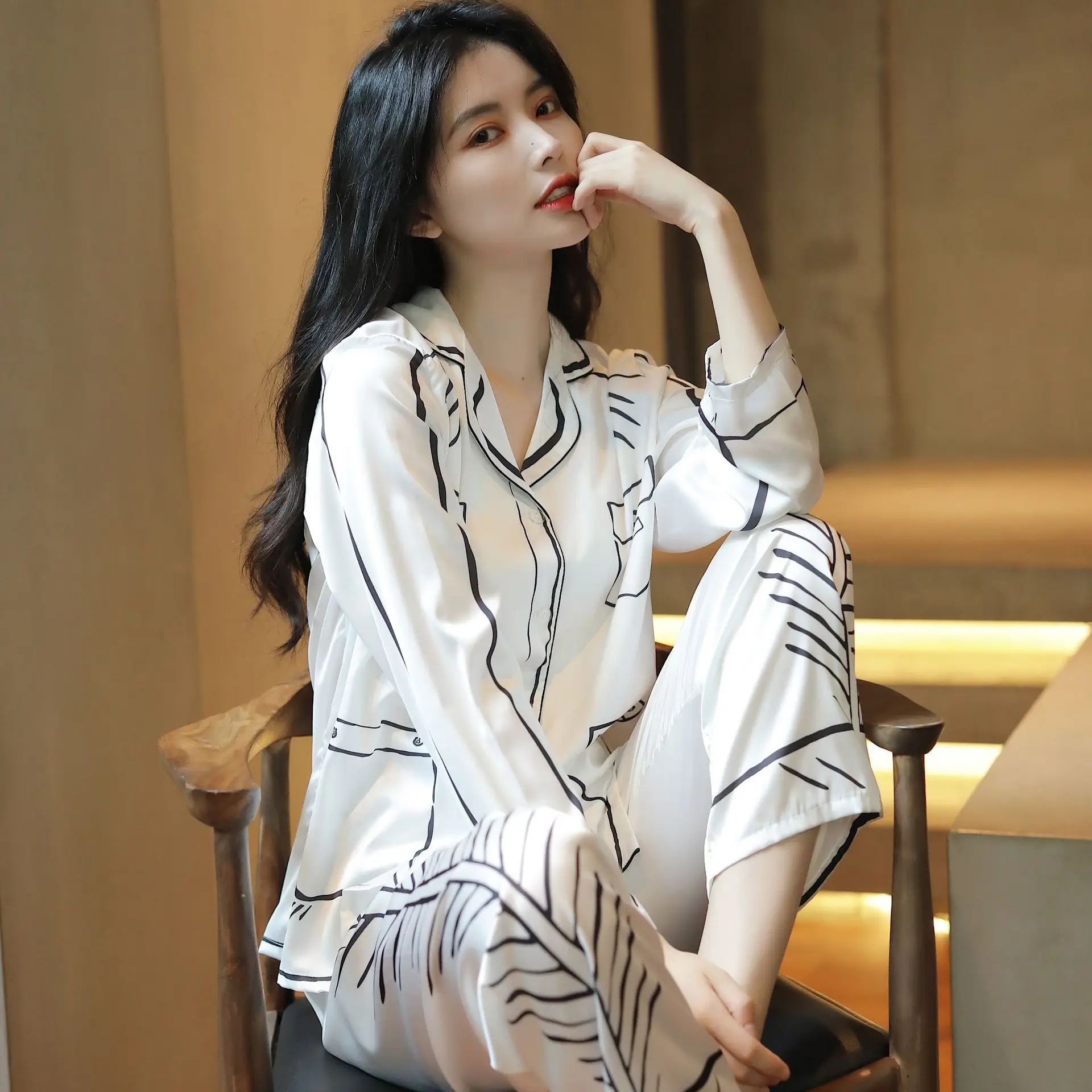Print NOVELTY 2PCS Pajamas Suit Spring New Lady Homewear White Sleep Set Intimate Lingerie Casual Satin Button-down Sleepwear
Print NOVELTY 2PCS Pajamas Suit Spring New Lady Homewear White Sleep Set Intimate Lingerie Casual Satin Button-down Sleepwear
