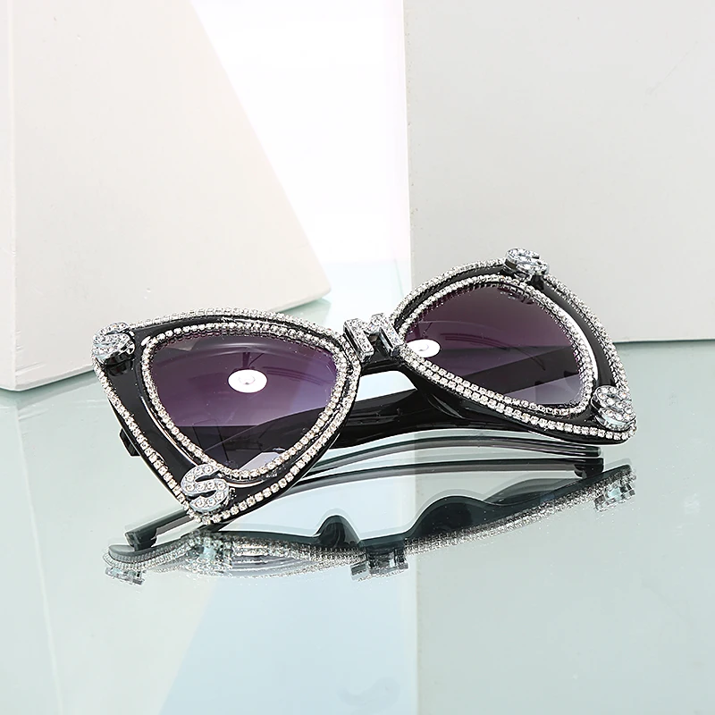 Diamond Sunglasses Women 2020 Luxulry Brand Butterfly Oversized Sunglasses Men Vintage Crystal Glasses UV400 Oculos
Diamond Sunglasses Women 2020 Luxulry Brand Butterfly Oversized Sunglasses Men Vintage Crystal Glasses UV400 Oculos