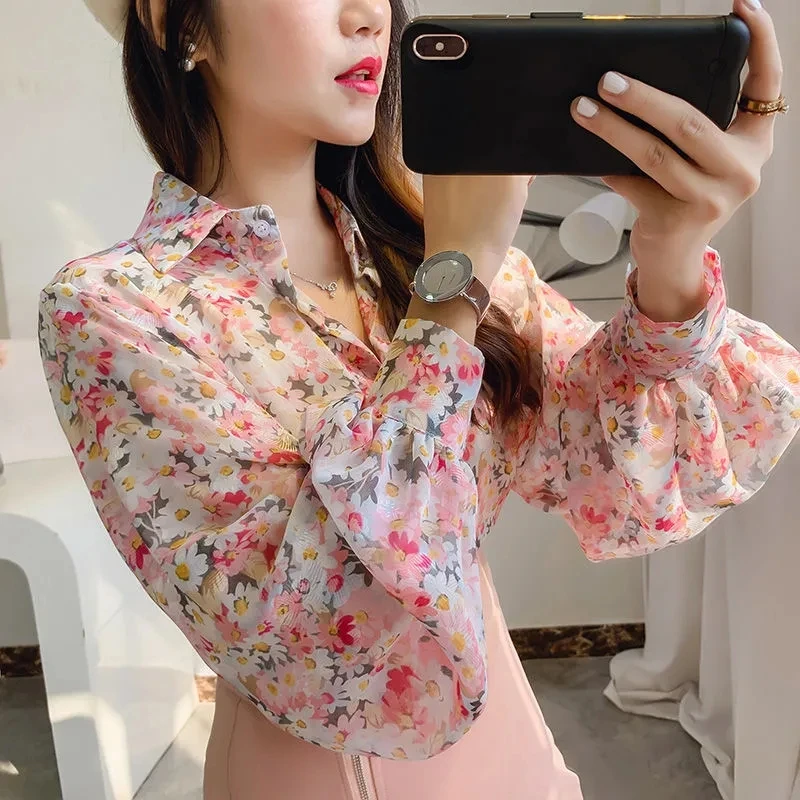 New Korean Fashion Embroidery Print Women's Shirts Office Lady Long Sleeve Elegance Loose Tops Turn-Down Collar Classic Blouses
New Korean Fashion Embroidery Print Women's Shirts Office Lady Long Sleeve Elegance Loose Tops Turn-Down Collar Classic Blouses