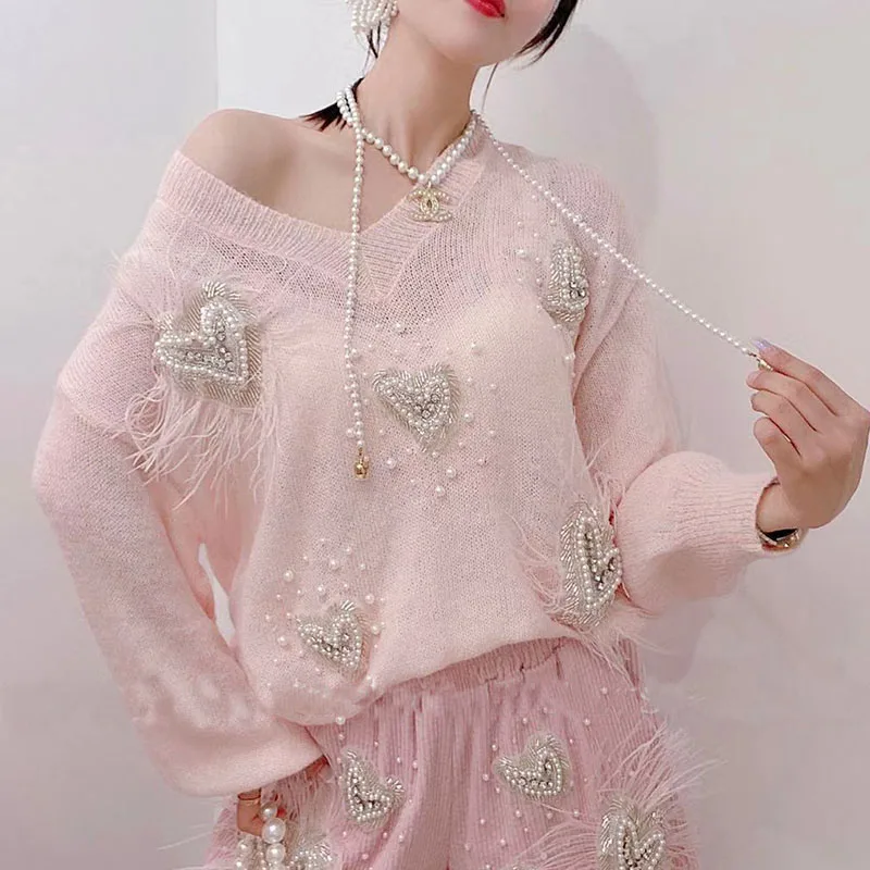 21 Early Autumn New Heavy Industry Beads Diamond Heart-Shaped Multi-Part Furry Loose V-neck Sweater Bottoming Sweater for Women
21 Early Autumn New Heavy Industry Beads Diamond Heart-Shaped Multi-Part Furry Loose V-neck Sweater Bottoming Sweater for Women