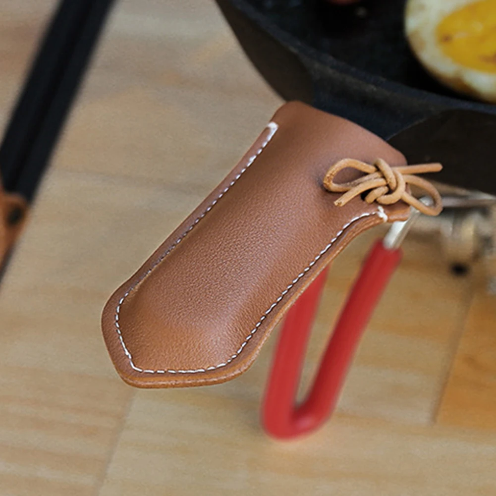 Camping Pot Handle Cover Anti-scald Protection PU Leather Frying Pan Handle Grip Protective Cover Skillet Wok Holder Sleeve
Camping Pot Handle Cover Anti-scald Protection PU Leather Frying Pan Handle Grip Protective Cover Skillet Wok Holder Sleeve