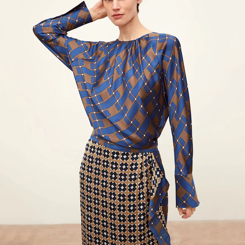 Vintage Geometric pattern Tops Women Blouses fashion O neck Flare Sleeve Ladies Shirts Casual
Vintage Geometric pattern Tops Women Blouses fashion O neck Flare Sleeve Ladies Shirts Casual