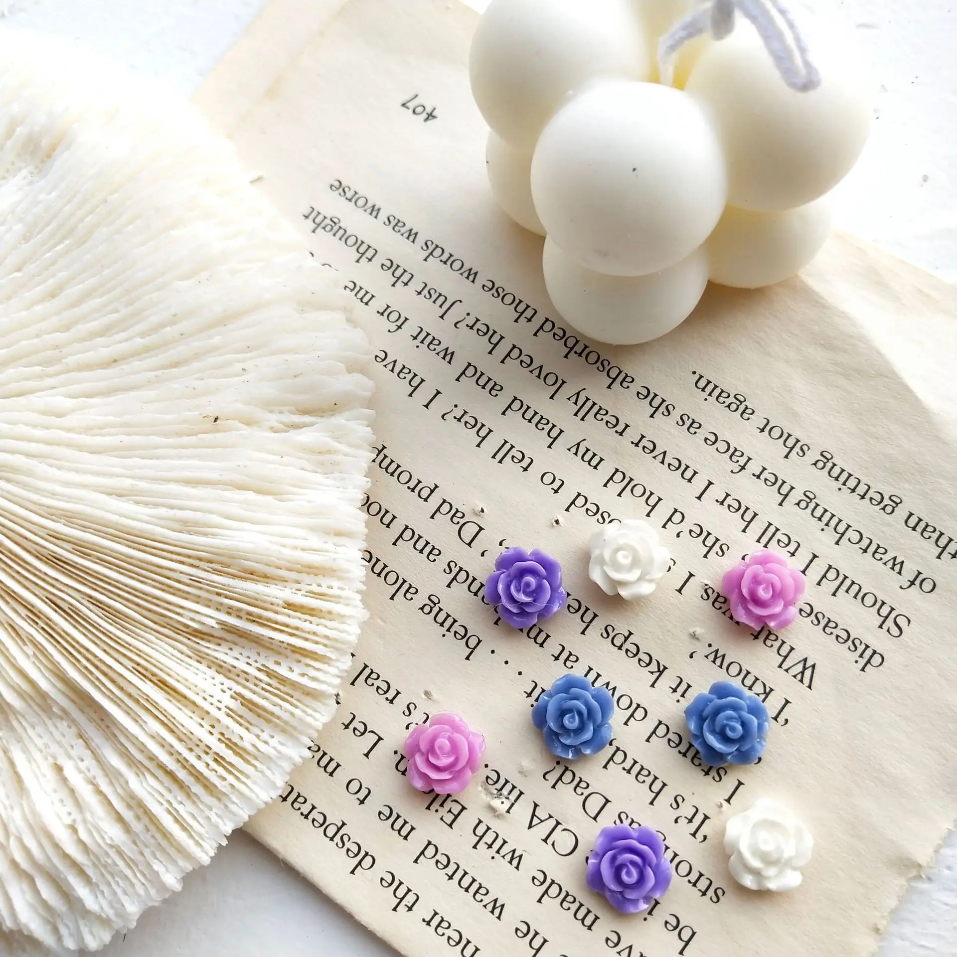 SNCSDK Mini White Rose Cute Women's Stud Earrings No Need To Pick Off Gentle And Elegant Earrings For Sleep Ear Clip Accessories
SNCSDK Mini White Rose Cute Women's Stud Earrings No Need To Pick Off Gentle And Elegant Earrings For Sleep Ear Clip Accessories