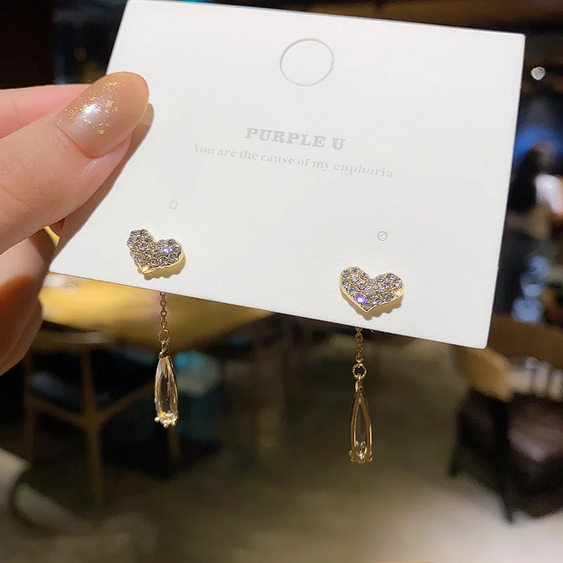 Korea 925 Silvers Rhinestone Temperament Love Shape Elegant Dangle Earrings Long Tassel Earring Female Jewelry
Korea 925 Silvers Rhinestone Temperament Love Shape Elegant Dangle Earrings Long Tassel Earring Female Jewelry